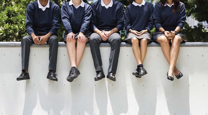 Plata empezar delicadeza Should Students Wear Uniforms?
